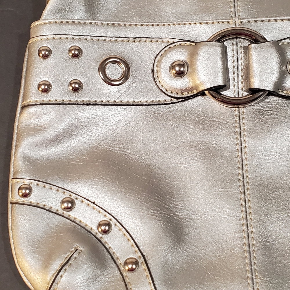 Kathy Van Zeeland Silver Studded Crossbody/Shoulder Bag Purse Handbag & Keychain - Picture 7 of 14